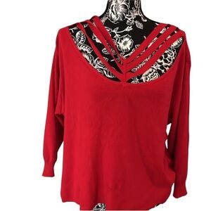 Capri size XL Red lightweight 3/4 sleeve sweater with front cut outs